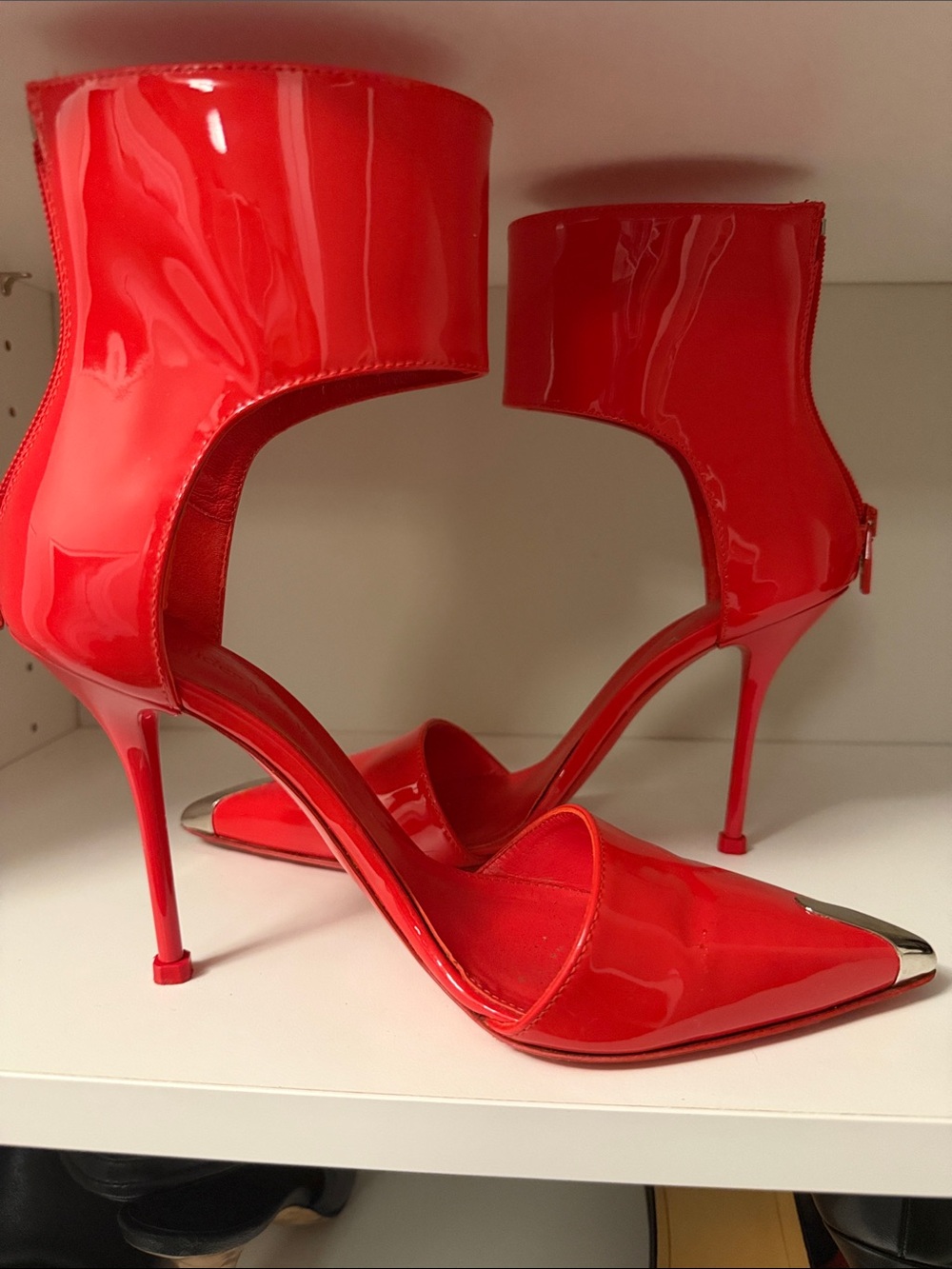 Alexander McQueen Red Patent Pointed-Toe Stiletto Heels with Ankle Cuff - Picture 1 of 3